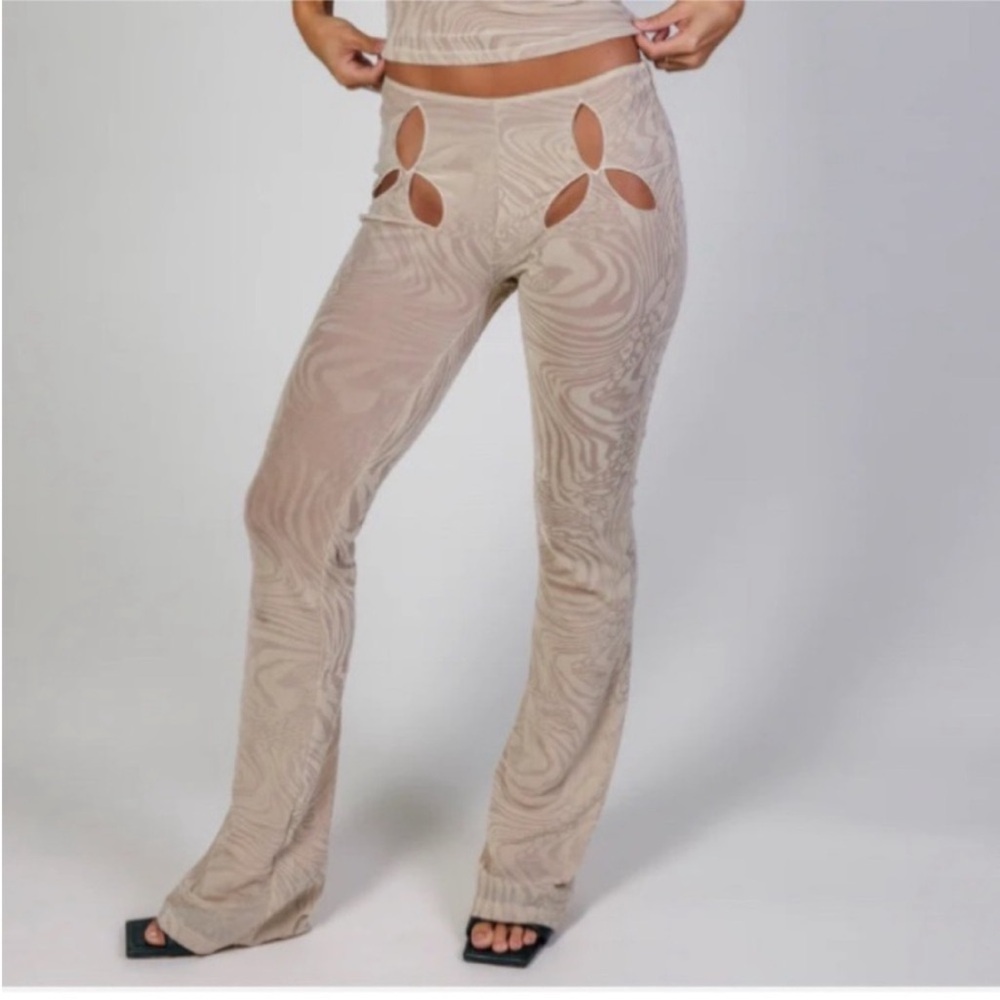I.AM.GIA Beige Flare Pants
Mesh NEW Size M